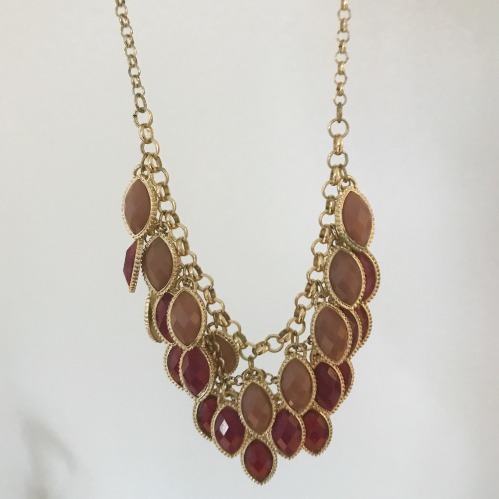 Francesca's mauve& berry tiered costume necklace