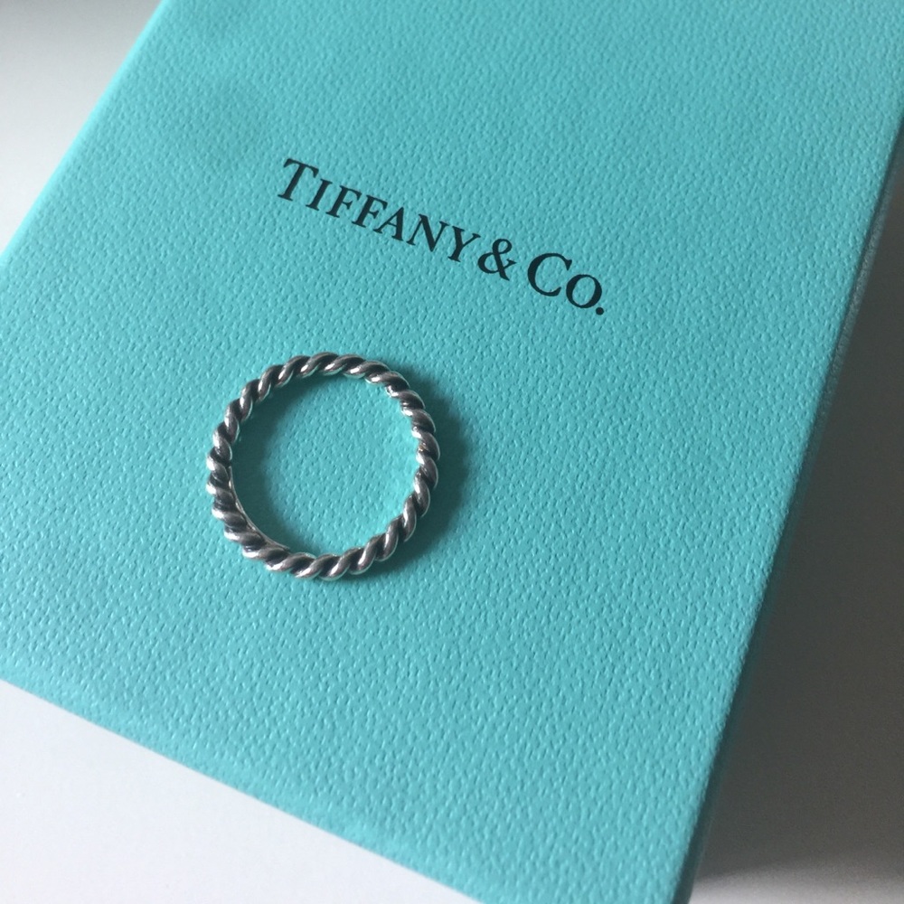 Tiffany's knot ring