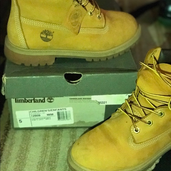 Timberland Boots ( Youth Size ) GS - Picture 2 of 3