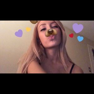 Meet your Posher, Cynthia