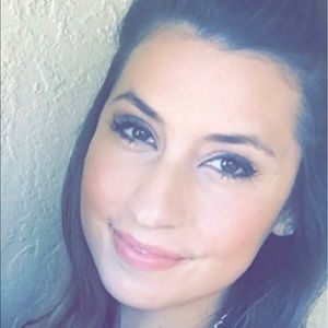 Meet your Posher, Gabriela