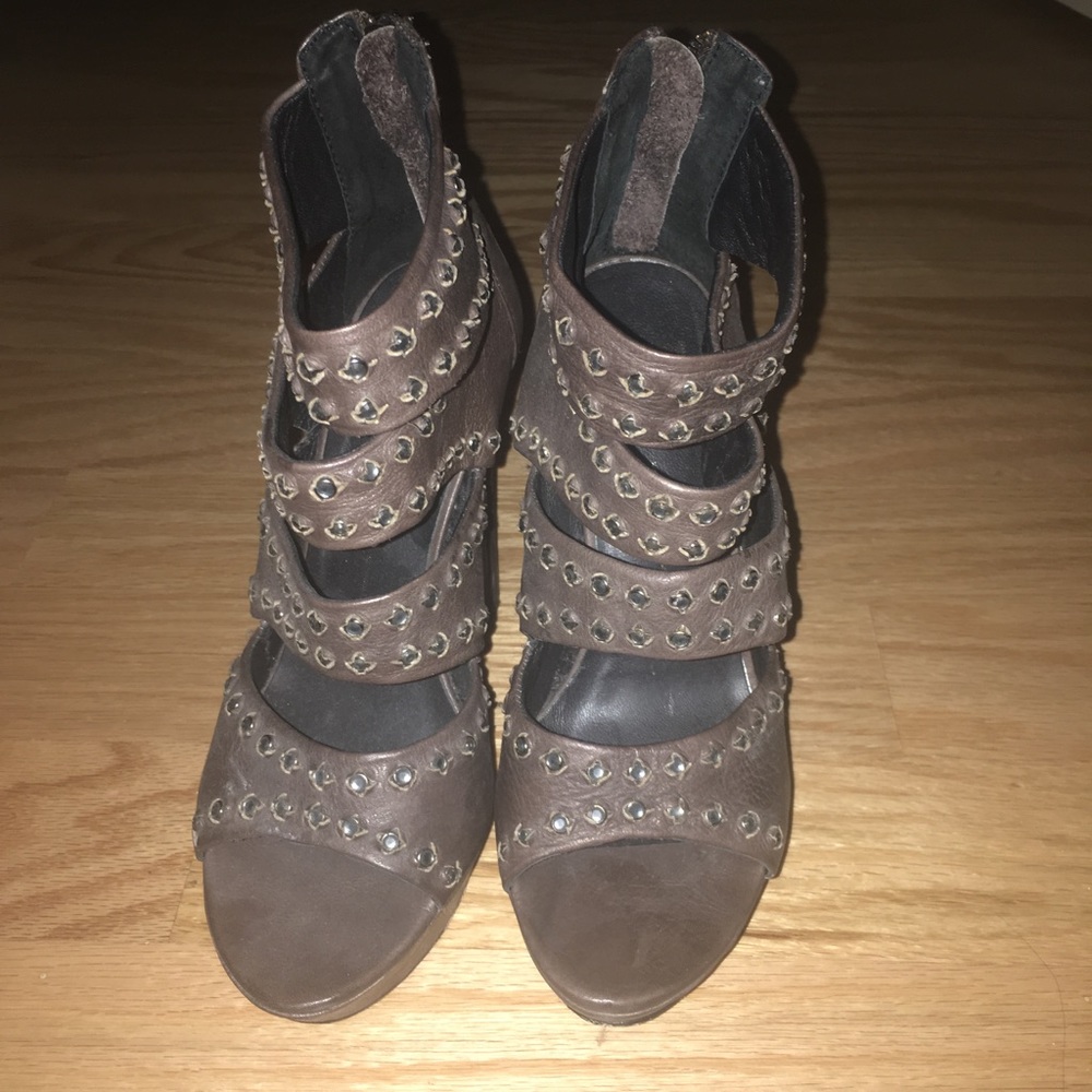 Dolce Vita Sandals