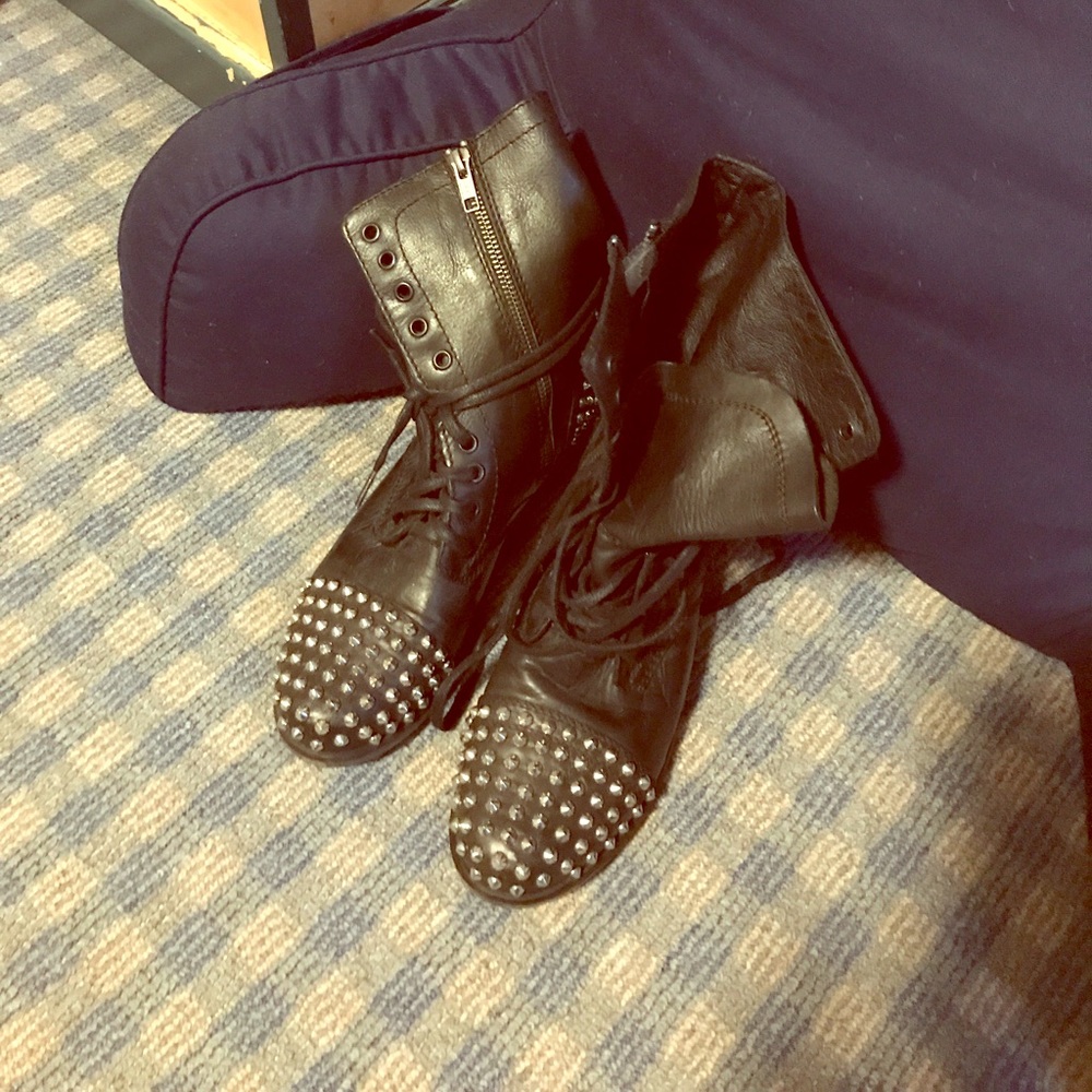 Steve Madden studded troopa boots