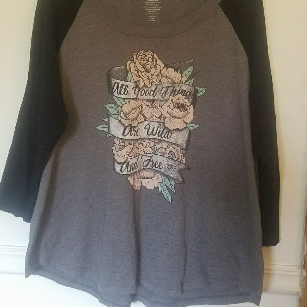 Graphic Torrid 3/4 quarter length shirt