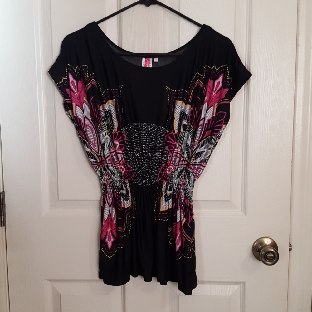 Black top with floral design - Picture 3 of 5