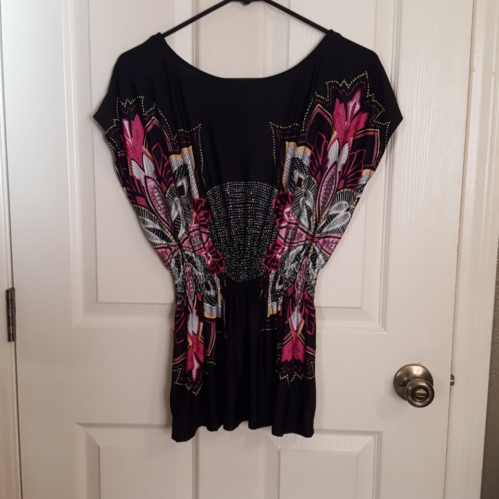 Black top with floral design - Picture 4 of 5