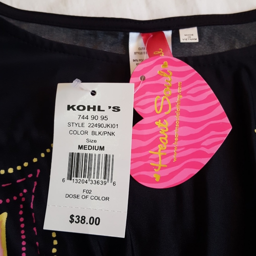 Black top with floral design - Picture 5 of 5