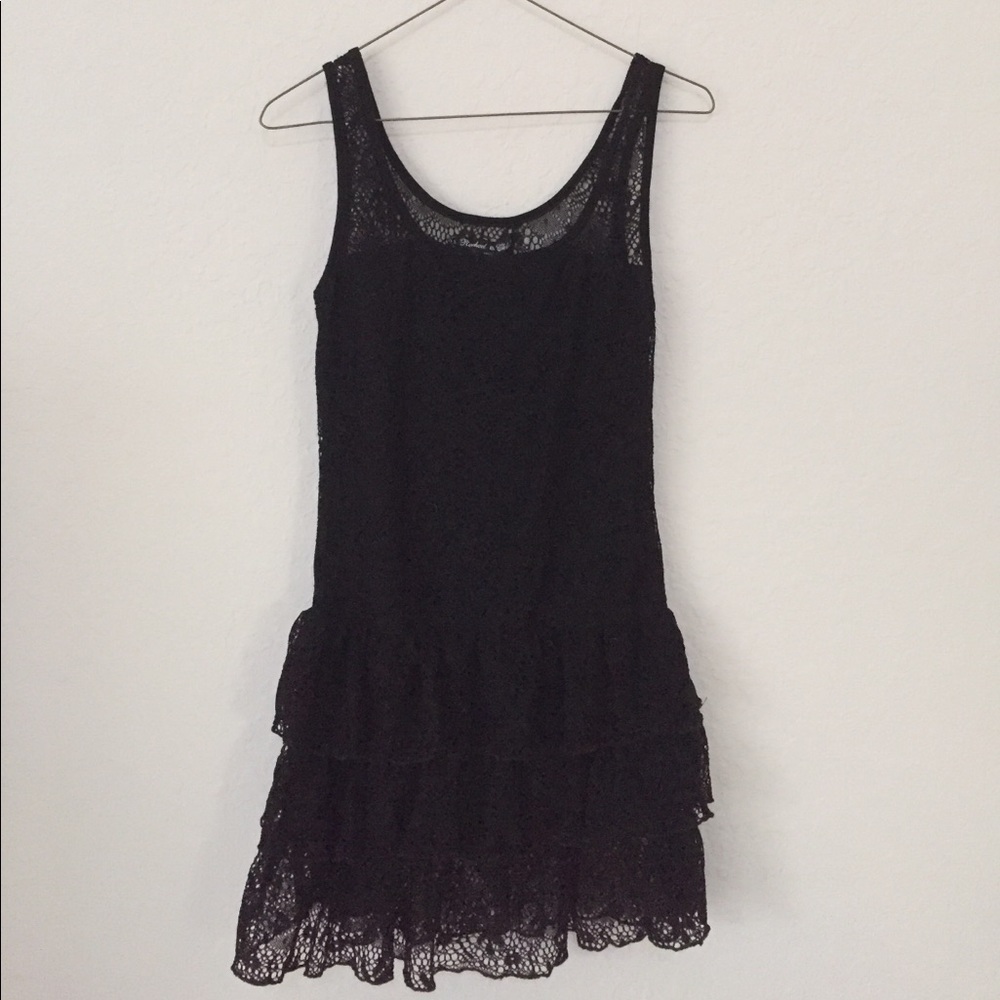 Little lace black dress
