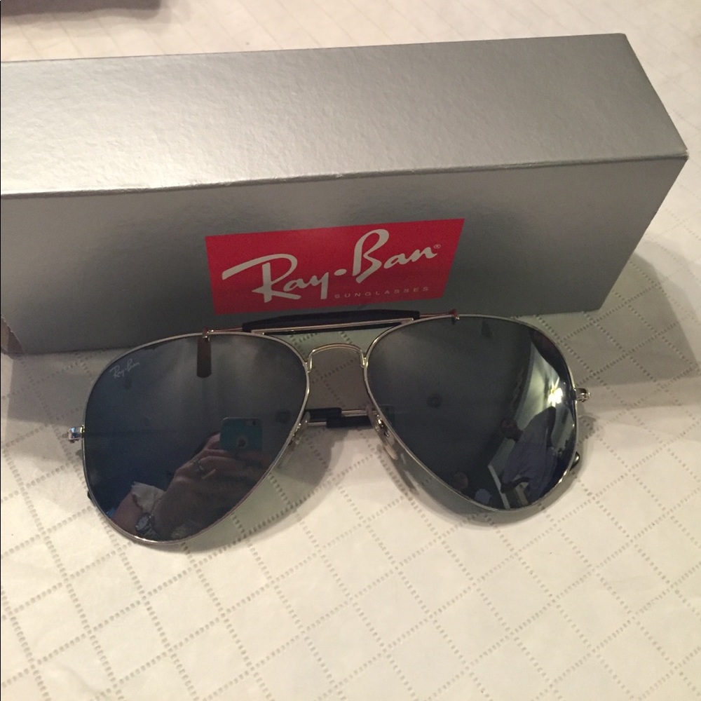 Like new Ray Ban sunglasses