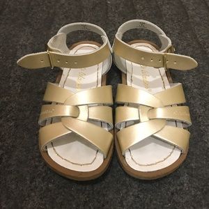 Saltwater sandals toddler size 8
