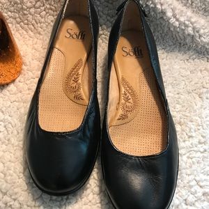 Nice black leather flats in perfect condition