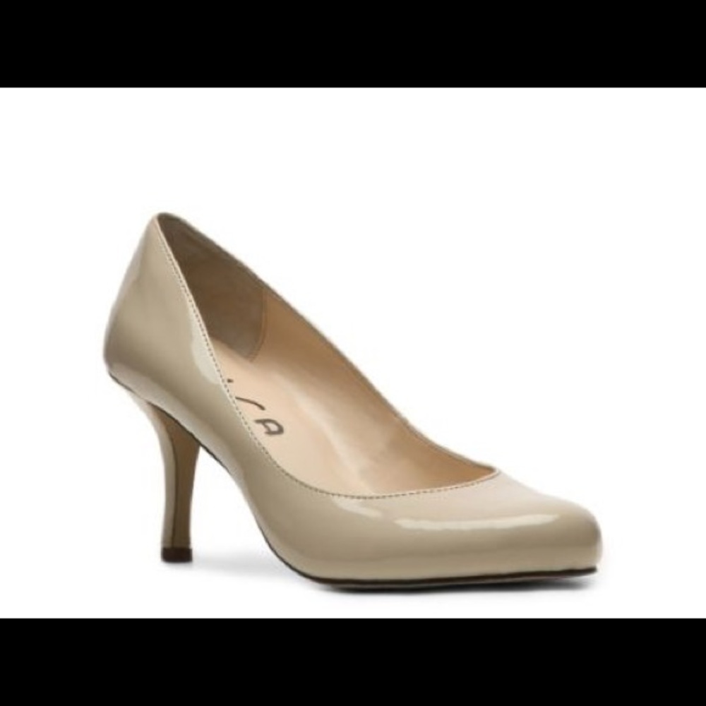 Unisa nude Charol shiny heels