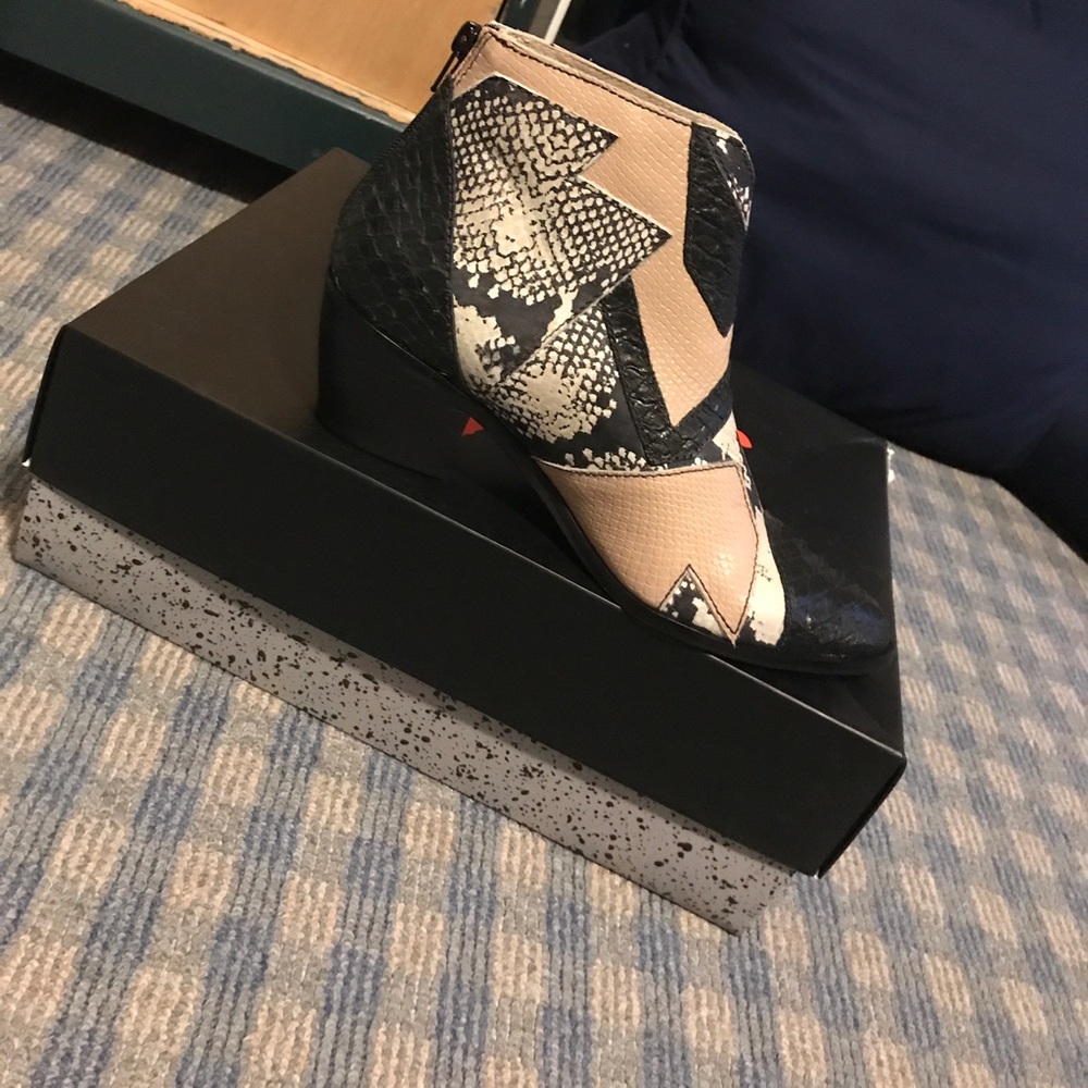 LF summer 2017 bootie size 8