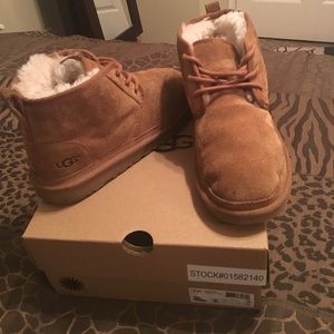 Size 5 Woman/men Uggs