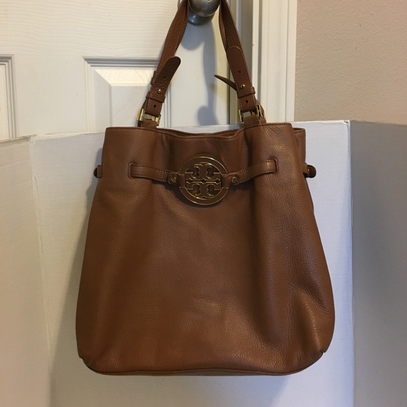 Tory Burch Handbags - Tory Burch leather shoulder bag