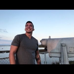 Meet your Posher, Logan