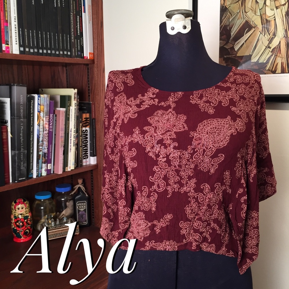 Alya | Crinkled Paisley Batwing Crop Top