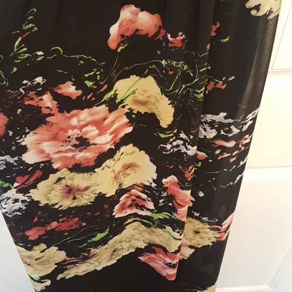 Women's Maxi Dress - Picture 3 of 3