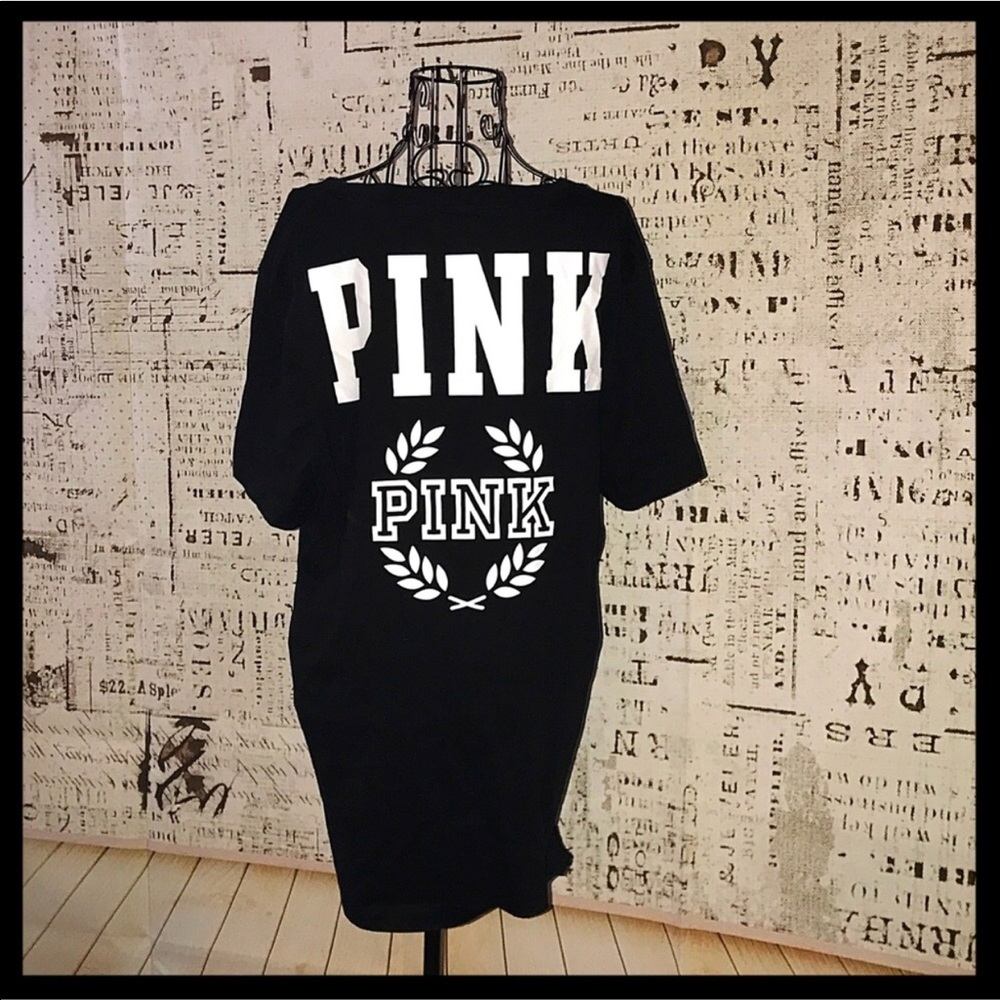 NWOT VS PINK OVERSIZED CAMPUS TEE - Picture 1 of 3