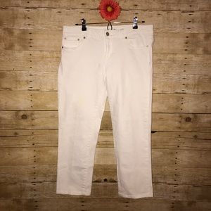 Lilly Pulitzer White Capri Jeans. Palm Beach Fit