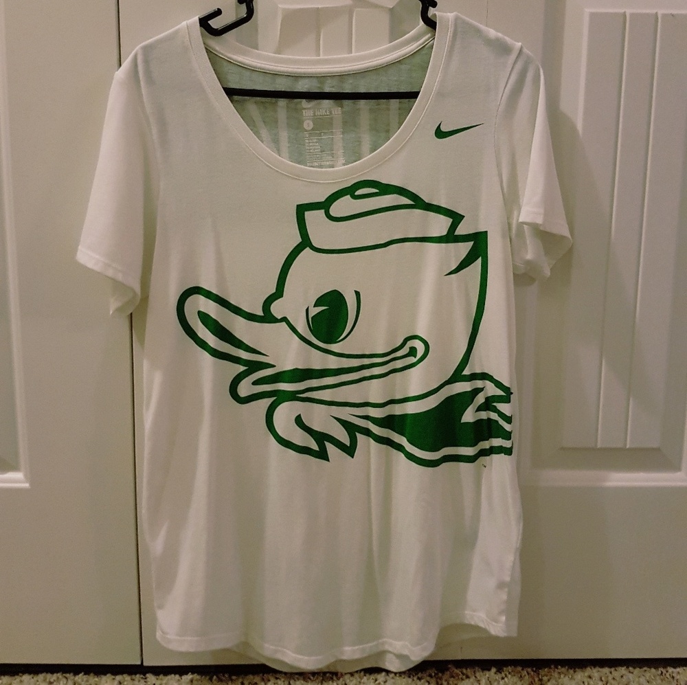Nike Oregon Ducks Women's Scoopneck Shirt