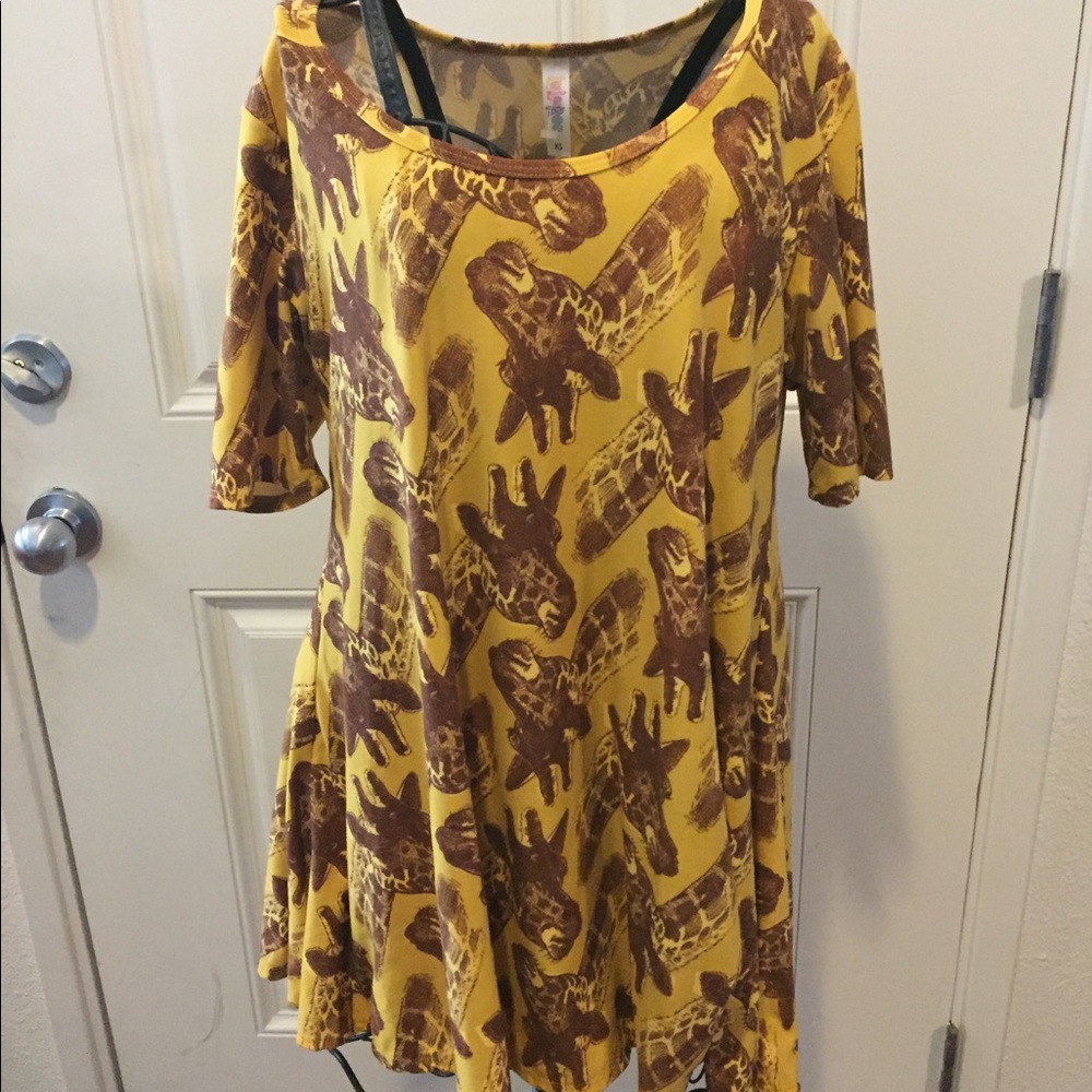 Lularoe perfect t giraffe print