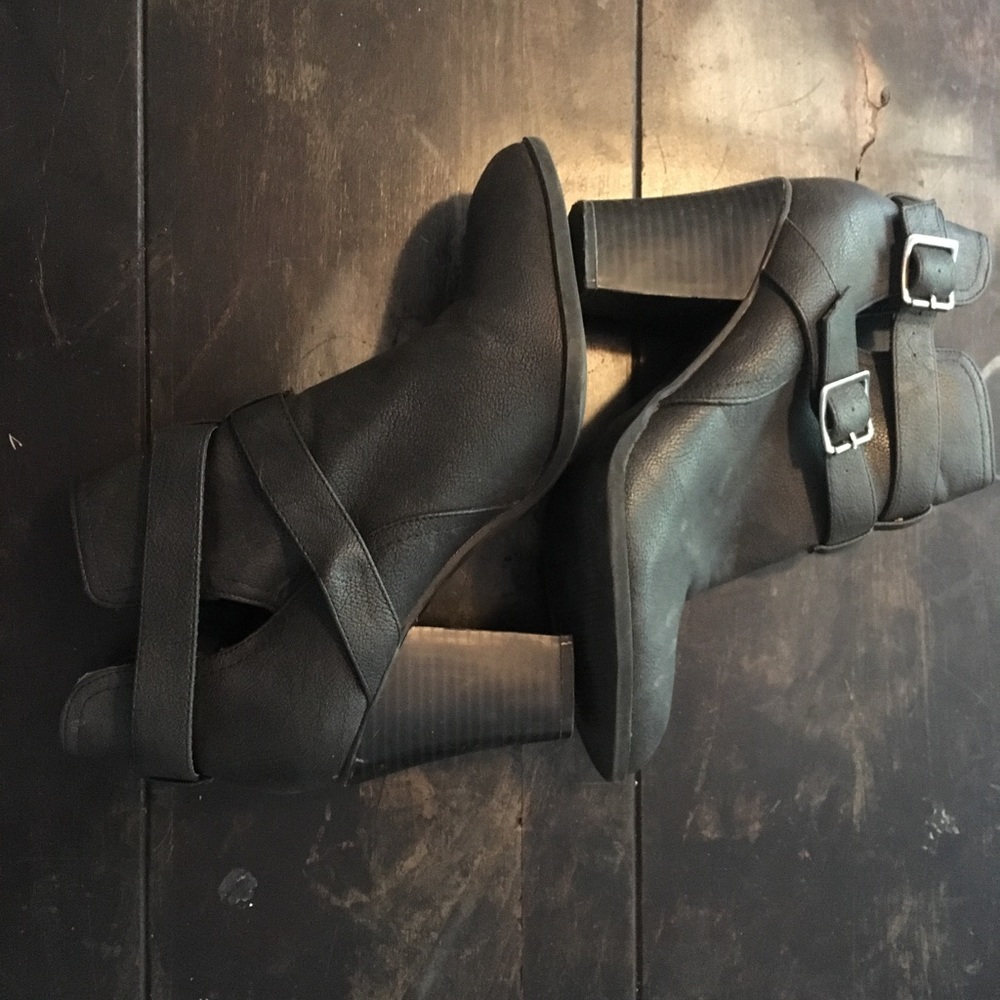 JustFab booties like new