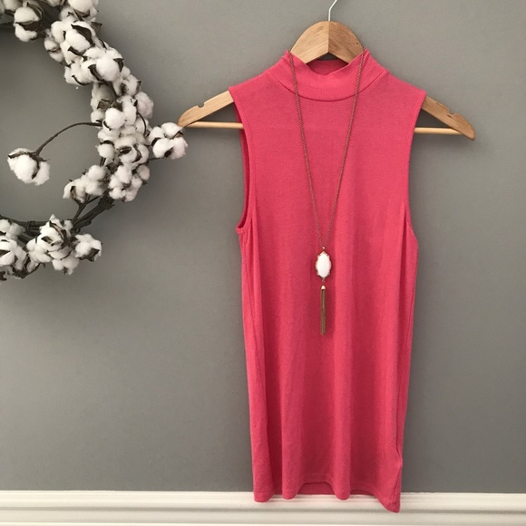 GAP Tops - NWT GAP Melon Mockneck Sleeveless Tank Size XS