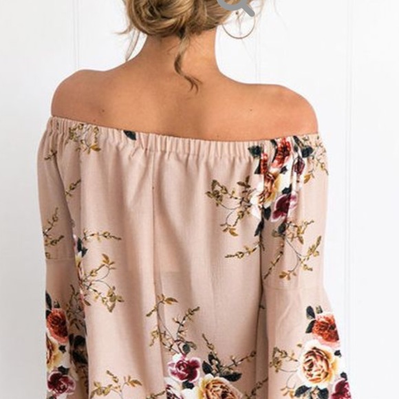 Floral Open Shoulder Bell Sleeve Top Plus Size - Picture 2 of 7