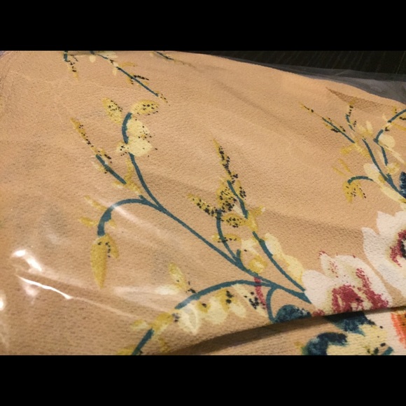 Floral Open Shoulder Bell Sleeve Top Plus Size - Picture 4 of 7