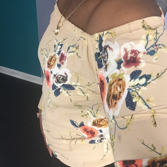 Floral Open Shoulder Bell Sleeve Top Plus Size - Picture 5 of 7