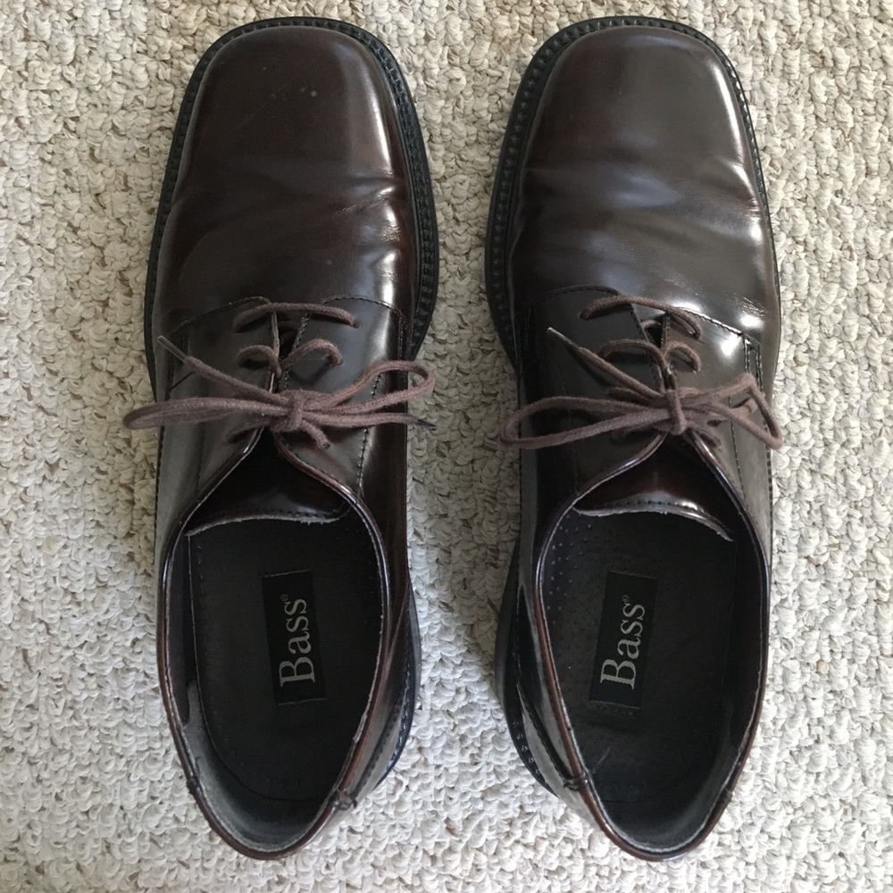 Dark Brown Bass Dress Shoes. Men's Size 8.