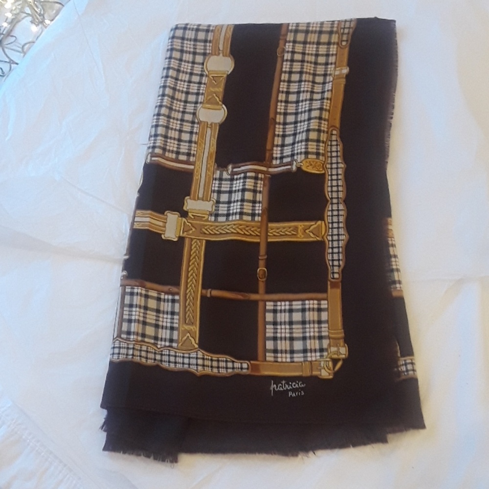 Patricia Paris Scarf/Shawl