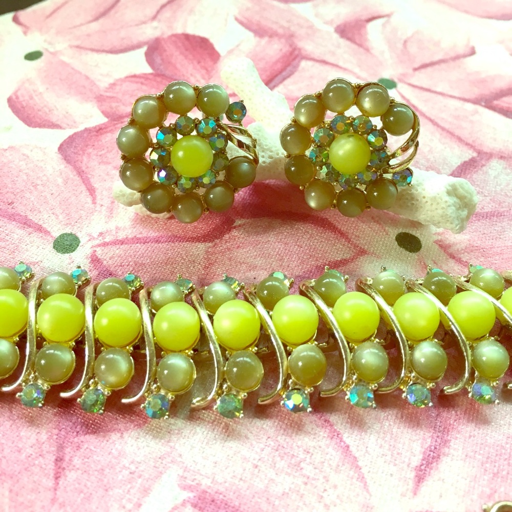 Vintage Star Green Moonstone Bracelet & Earrings