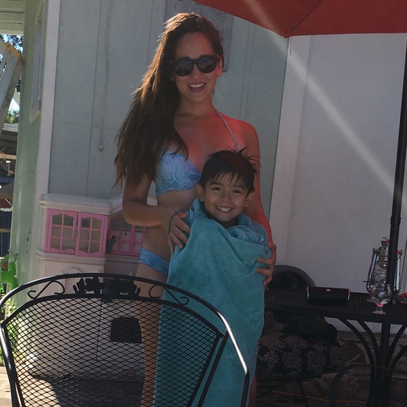 Meet your Poshers, Jacqueline and Valentino - Picture 3 of 8