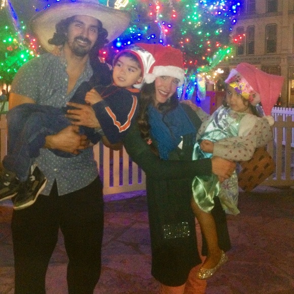 Meet your Poshers, Jacqueline and Valentino - Picture 8 of 8