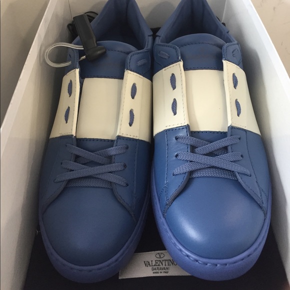❌SOLD❌ Valentino Shoes - Picture 1 of 3
