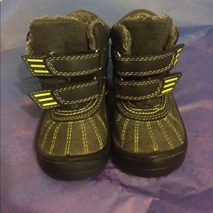 OSHKOSH BGOSH BOOTS TODDLER SIZE 6