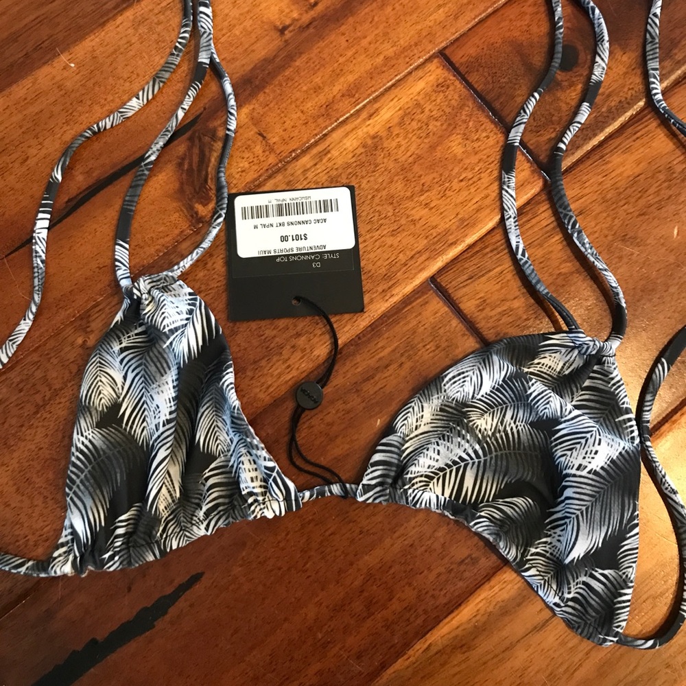 Acacia Cannons in night palm. M NWT