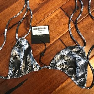 Acacia Cannons in night palm. M NWT