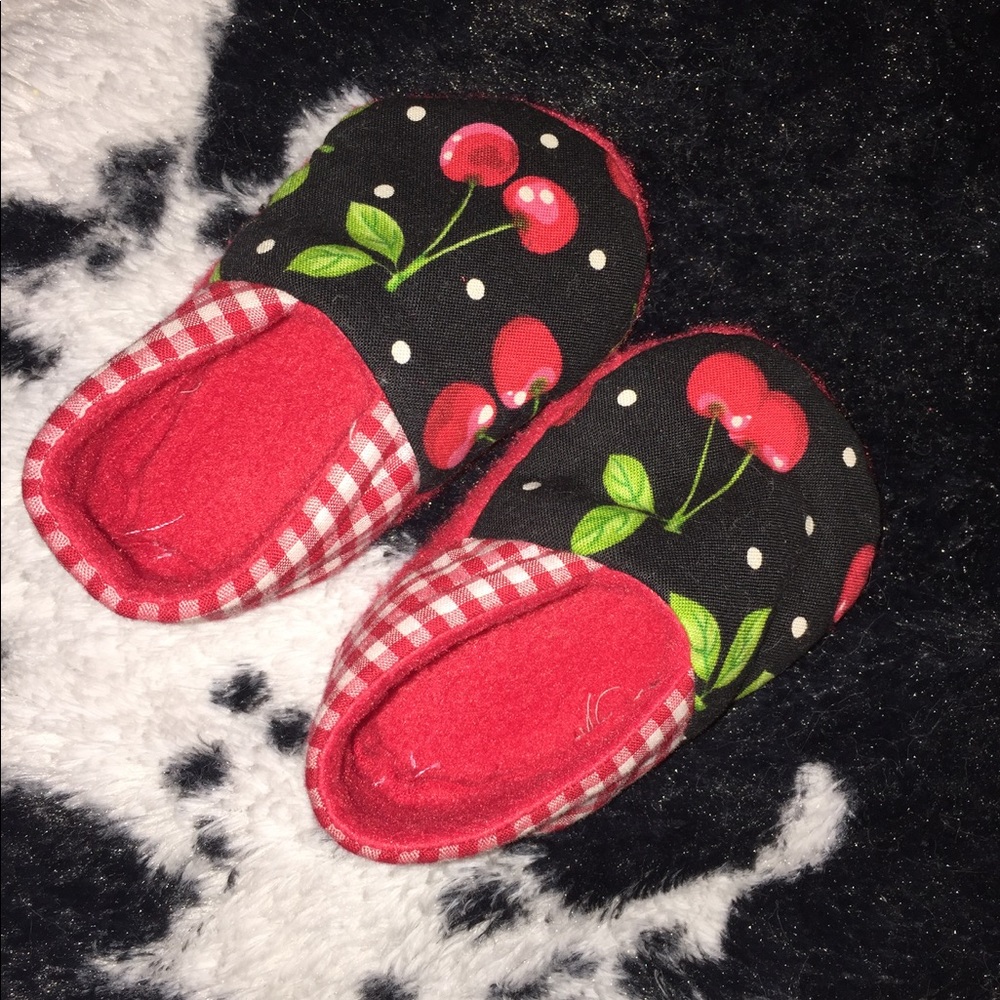 Cherries crib shoes
