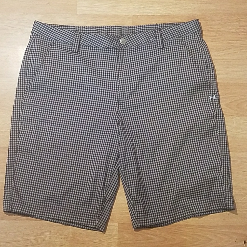 Under Armour men's golf shorts, waist 38