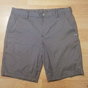 Under Armour men's golf shorts, waist 38