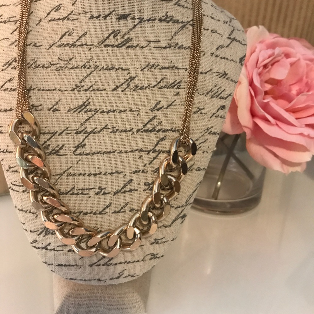 Gold chain necklace ✨