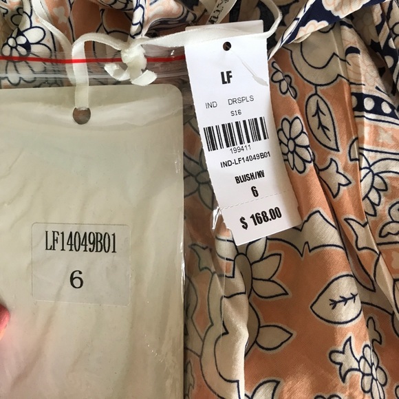 LF indikh blush floral crochet cut out romper bx5 - Picture 2 of 6