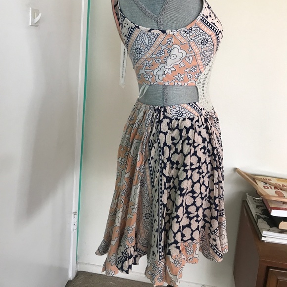 LF indikh blush floral crochet cut out romper bx5 - Picture 4 of 6