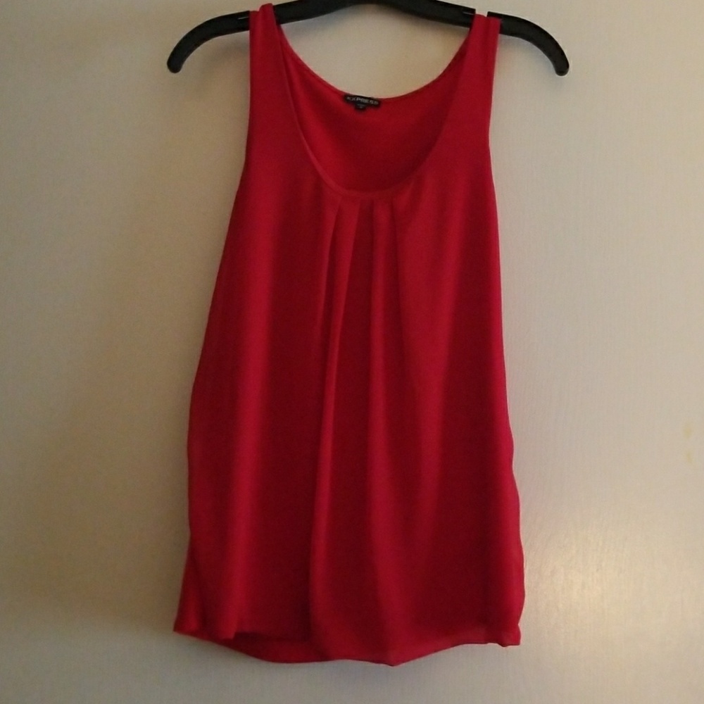 Med red tank top