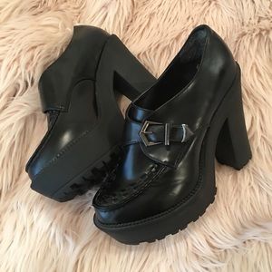 Forever 21 Black Creeper Platform heel 10