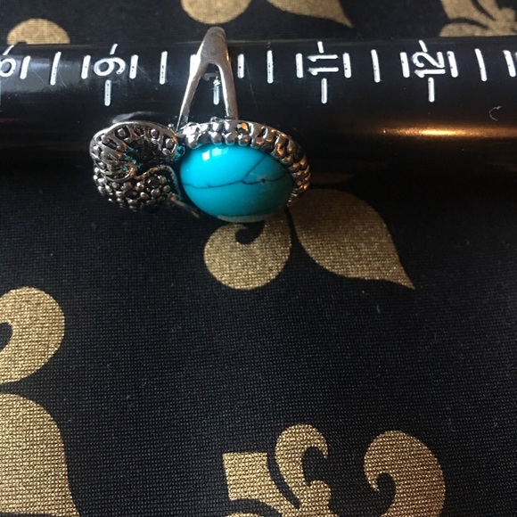 ⚜️Antique Elephant Turquoise Ring⚜️ - Picture 4 of 5