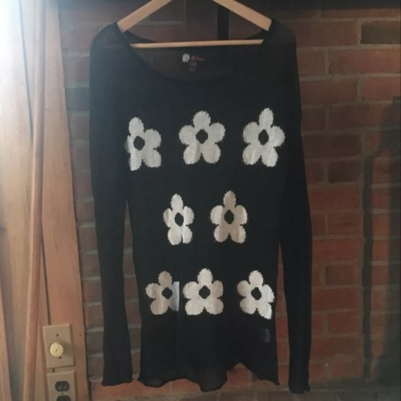 Wild Fox Inspired Fashion Sweater! - Picture 1 of 2